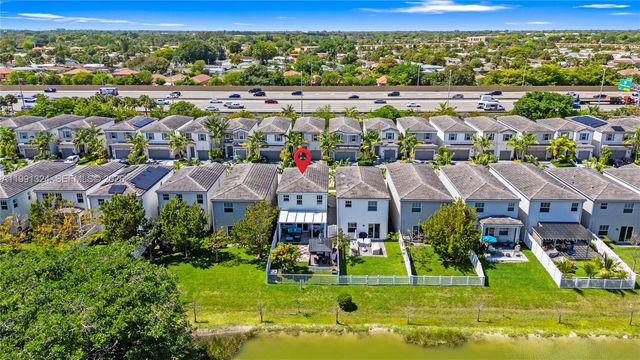 4910 NW 48th Ter, Tamarac, FL 33319