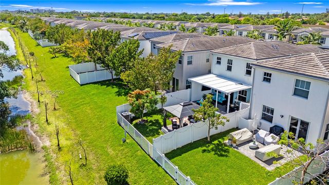 4910 NW 48th Ter, Tamarac, FL 33319