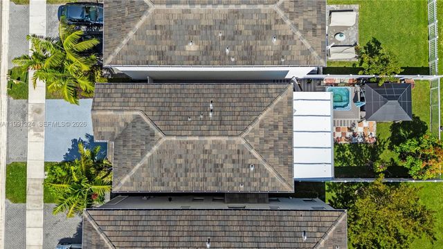 4910 NW 48th Ter, Tamarac, FL 33319