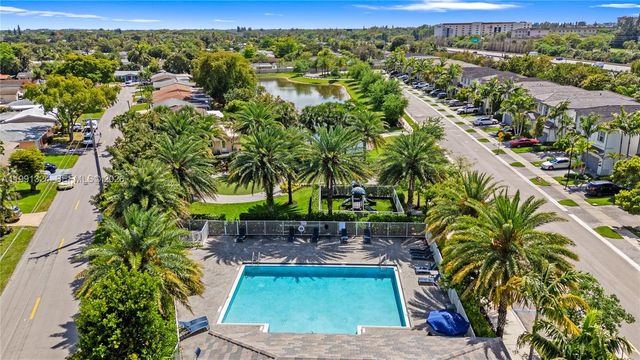 4910 NW 48th Ter, Tamarac, FL 33319