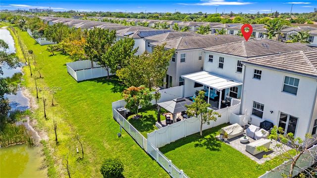 4910 NW 48th Ter, Tamarac, FL 33319