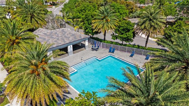 4910 NW 48th Ter, Tamarac, FL 33319