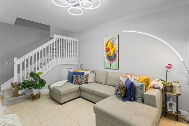 4910 NW 48th Ter, Tamarac, FL 33319