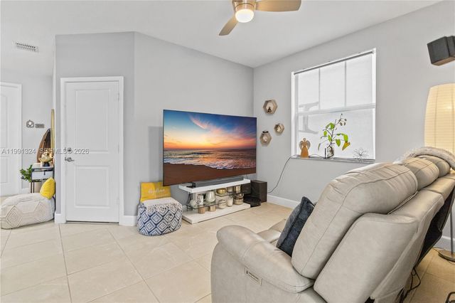 4910 NW 48th Ter, Tamarac, FL 33319