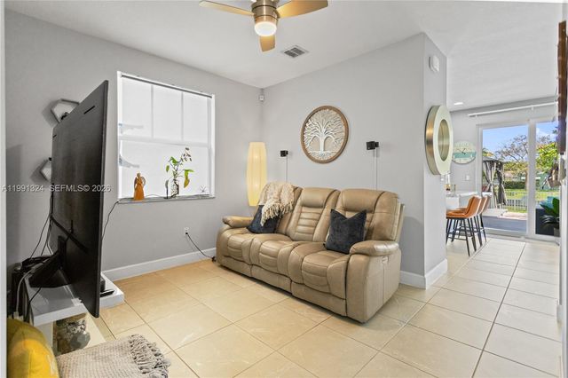 4910 NW 48th Ter, Tamarac, FL 33319