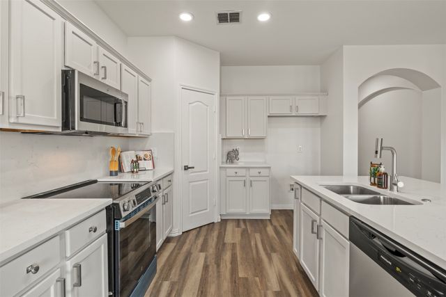 1624 Ambercrest Drive, Lancaster, TX 75146