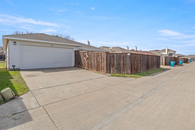 1624 Ambercrest Drive, Lancaster, TX 75146