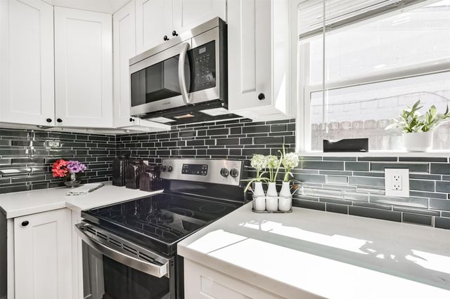 16510 Blackhawk Boulevard, Friendswood, TX 77546