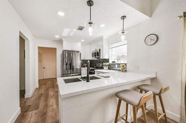 16510 Blackhawk Boulevard, Friendswood, TX 77546