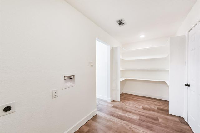 16510 Blackhawk Boulevard, Friendswood, TX 77546