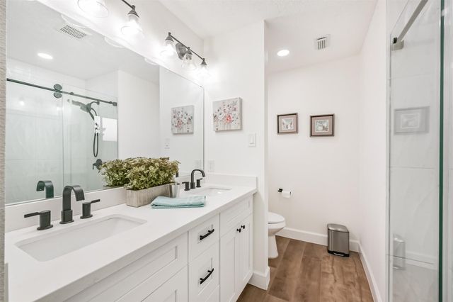 16510 Blackhawk Boulevard, Friendswood, TX 77546