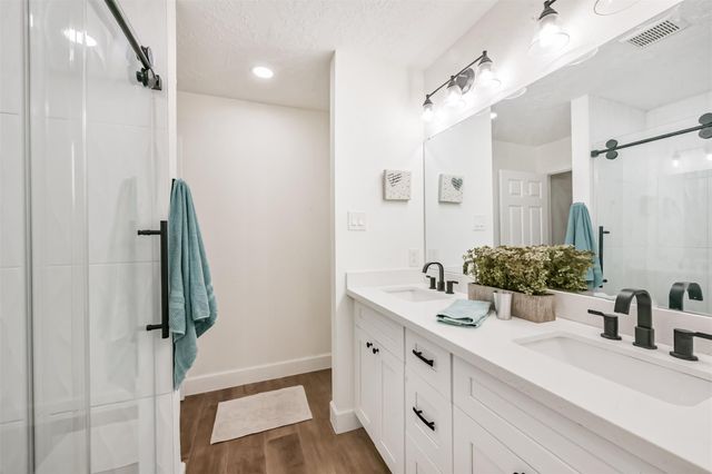 16510 Blackhawk Boulevard, Friendswood, TX 77546