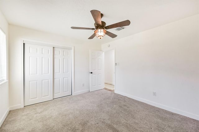 16510 Blackhawk Boulevard, Friendswood, TX 77546