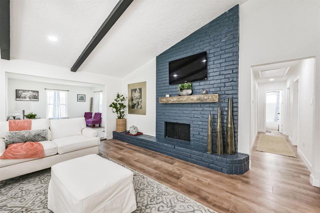 16510 Blackhawk Boulevard, Friendswood, TX 77546