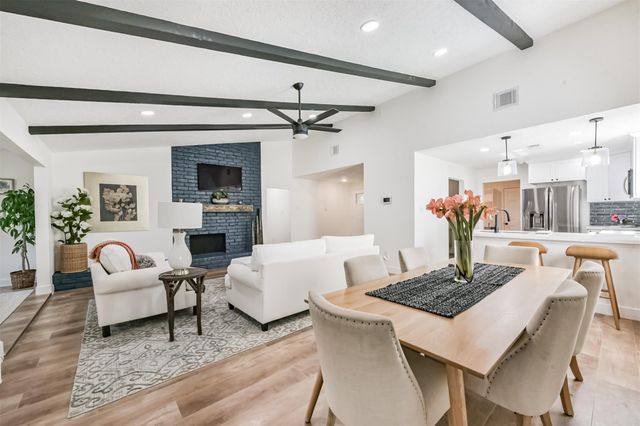 16510 Blackhawk Boulevard, Friendswood, TX 77546