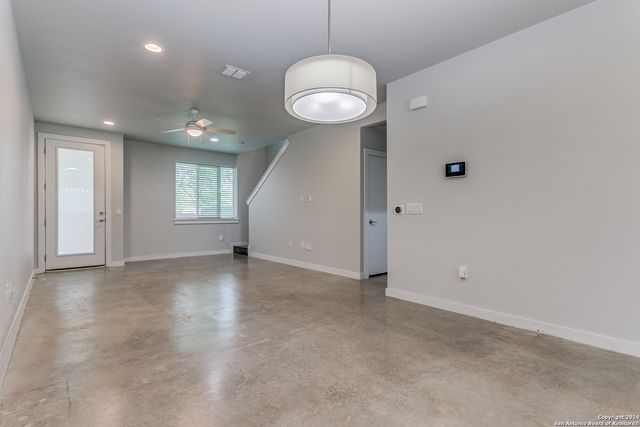 330 Clay St Unit 24, San Antonio, TX 78204