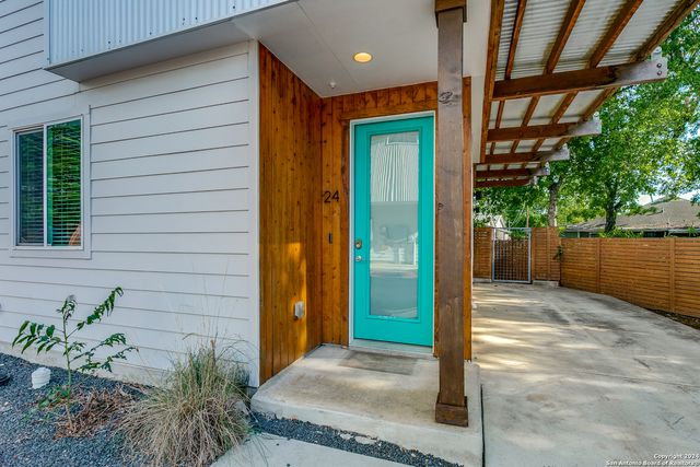 330 Clay St Unit 24, San Antonio, TX 78204