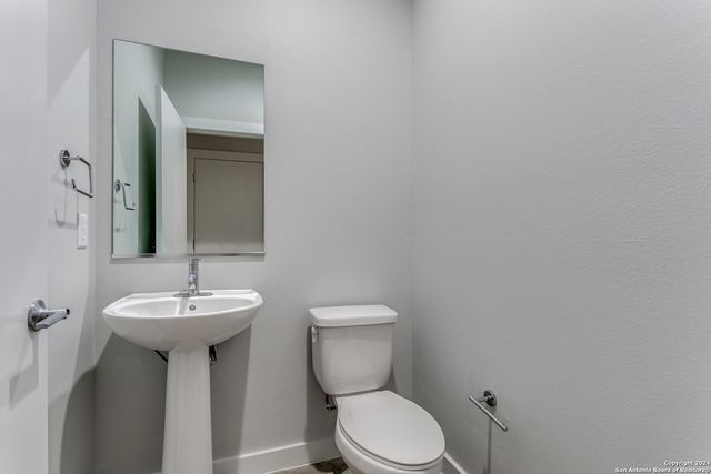 330 Clay St Unit 24, San Antonio, TX 78204