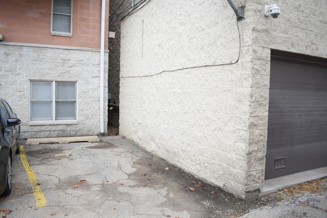 2851 N Southport Avenue A, Chicago, IL 60657