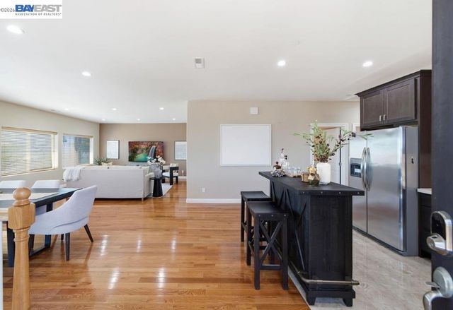 17208 President Dr, Castro Valley, CA 94546