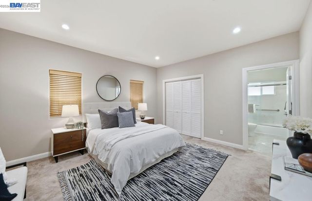 17208 President Dr, Castro Valley, CA 94546