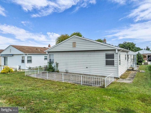 24 MERRILEE LN, Toms River, NJ 08757