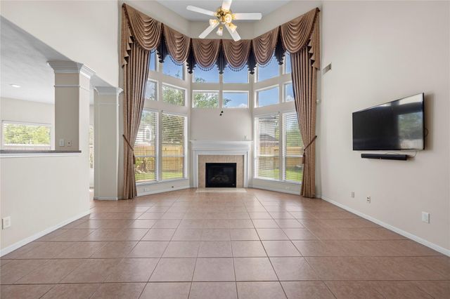 1111 Blue Leaf Drive, Richmond, TX 77469