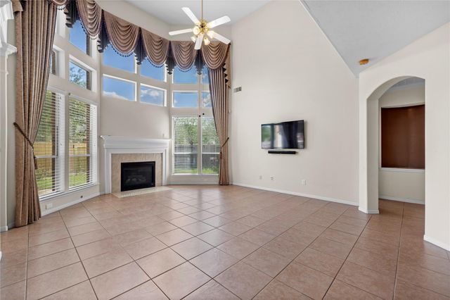 1111 Blue Leaf Drive, Richmond, TX 77469