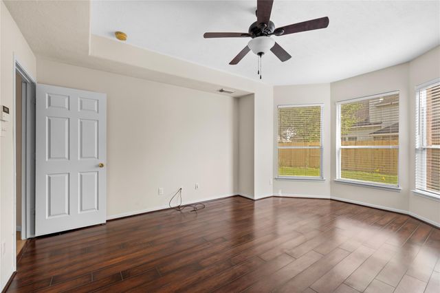 1111 Blue Leaf Drive, Richmond, TX 77469