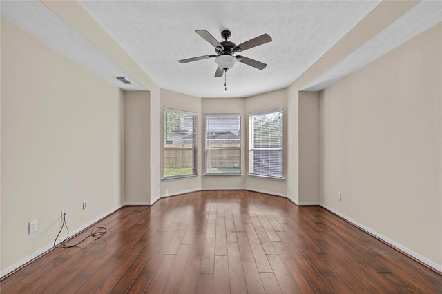 1111 Blue Leaf Drive, Richmond, TX 77469