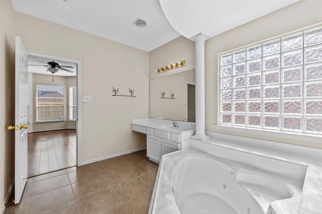 1111 Blue Leaf Drive, Richmond, TX 77469