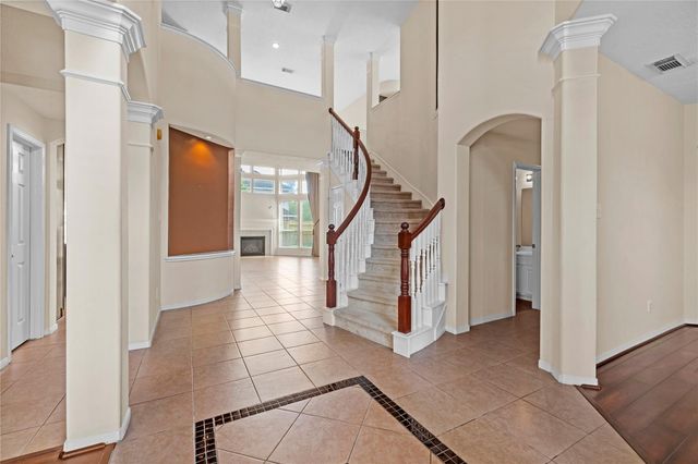 1111 Blue Leaf Drive, Richmond, TX 77469