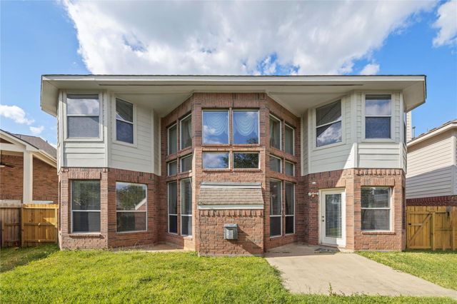 1111 Blue Leaf Drive, Richmond, TX 77469