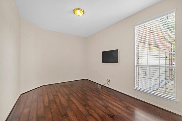 1111 Blue Leaf Drive, Richmond, TX 77469