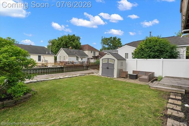 22482 Beach Street, St. Clair Shores, MI 48081