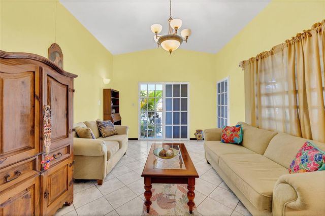 110 FREIRE CALLE RUBI, Cidra, PR 00739