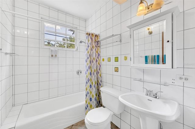 110 FREIRE CALLE RUBI, Cidra, PR 00739