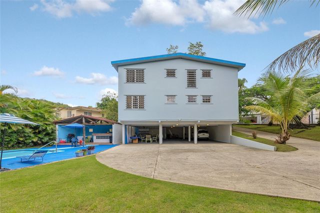 110 FREIRE CALLE RUBI, Cidra, PR 00739