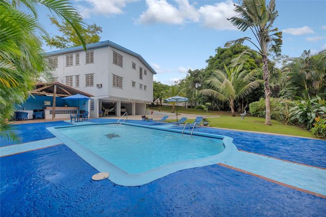 110 FREIRE CALLE RUBI, Cidra, PR 00739