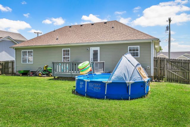 1338 Loren Cir, Clarksville, TN 37042