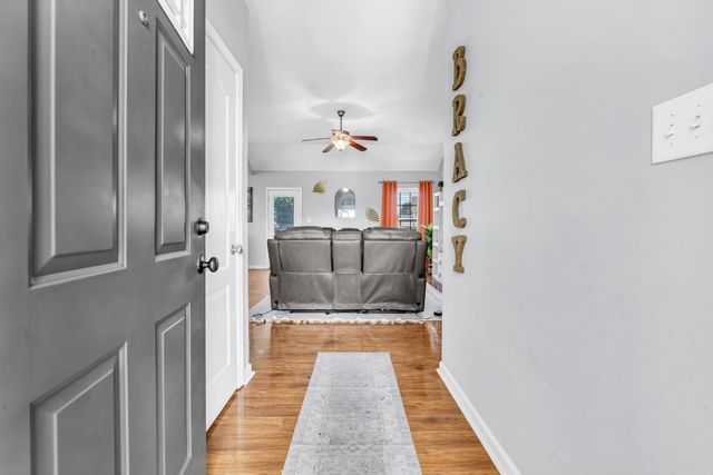 1338 Loren Cir, Clarksville, TN 37042