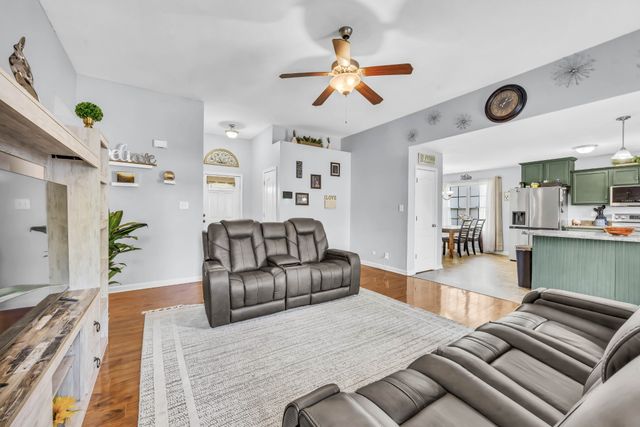 1338 Loren Cir, Clarksville, TN 37042