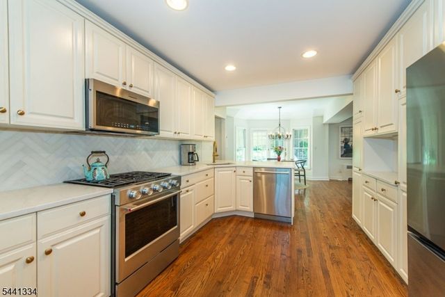 50 Parkview Ter, Summit City, NJ 07901