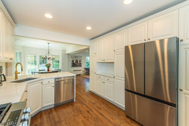 50 Parkview Ter, Summit City, NJ 07901