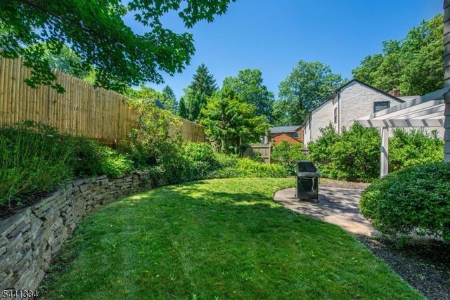 50 Parkview Ter, Summit City, NJ 07901