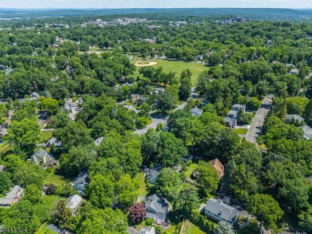 50 Parkview Ter, Summit City, NJ 07901