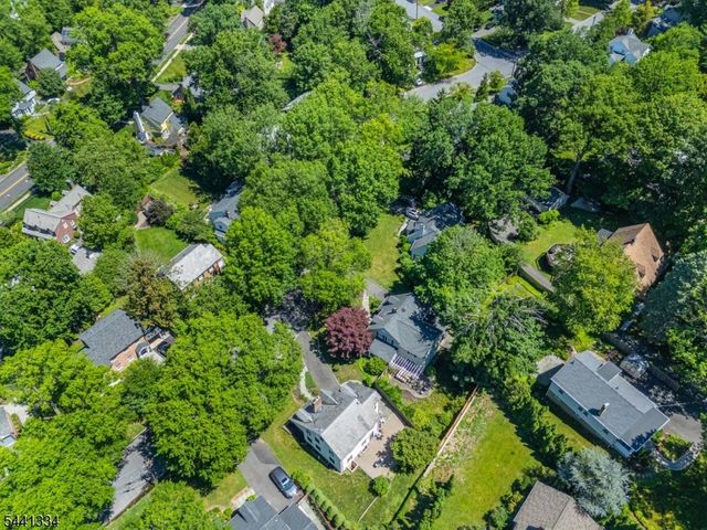 50 Parkview Ter, Summit City, NJ 07901