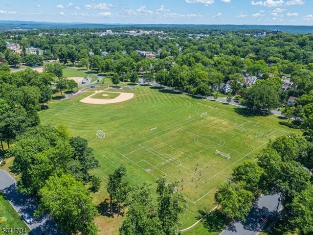 50 Parkview Ter, Summit City, NJ 07901