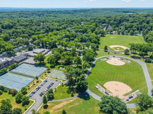 50 Parkview Ter, Summit City, NJ 07901