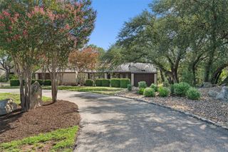 104 N TIMPANAGOS DR, Lakeway, TX 78734